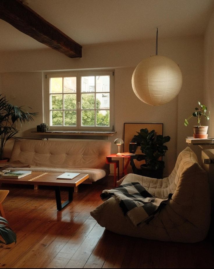 Interior Decor Ideas For A Compact But Comfortable Living Room Experience