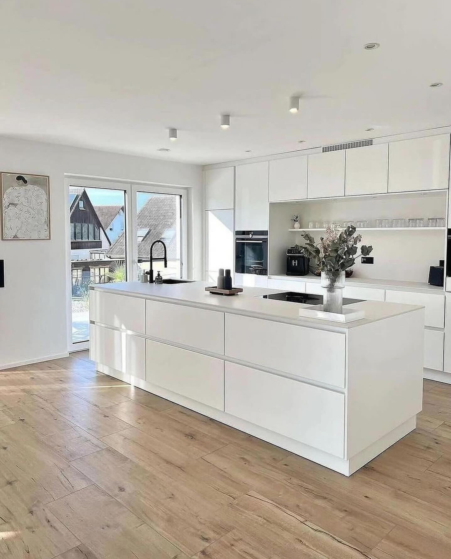 All white kitchen decor