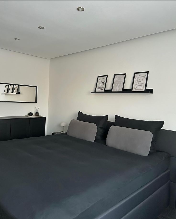 Minimalist Bed Room refreshed Ideas