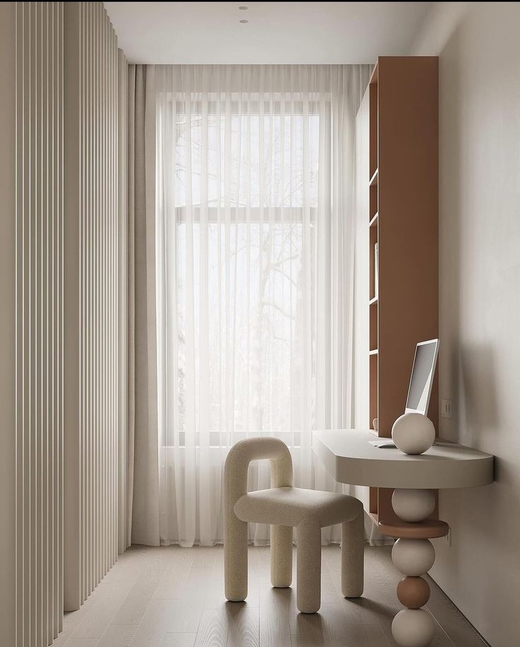 Tiny Office Corner With Appropriate Natural Light Source