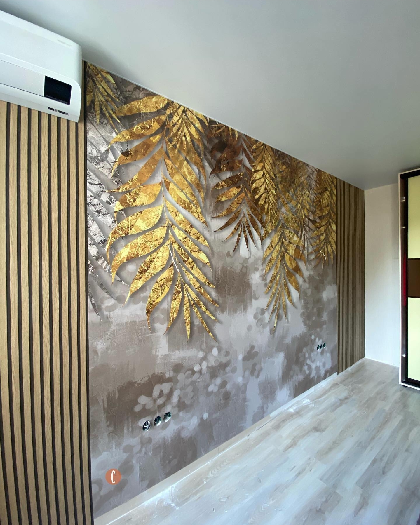 clean living room wall decor