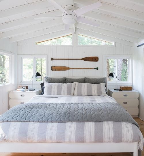 cozy coastal bedroom decorating