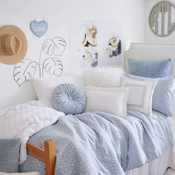 coastal dorm room trending