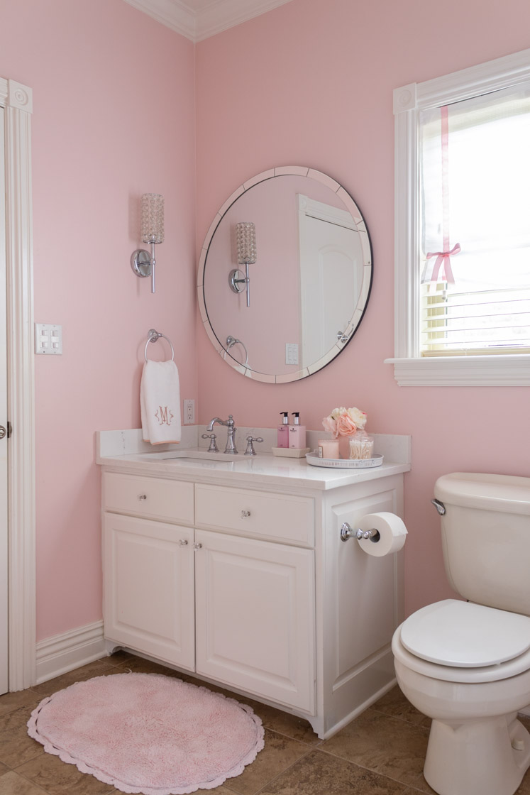 cute girly bathroom