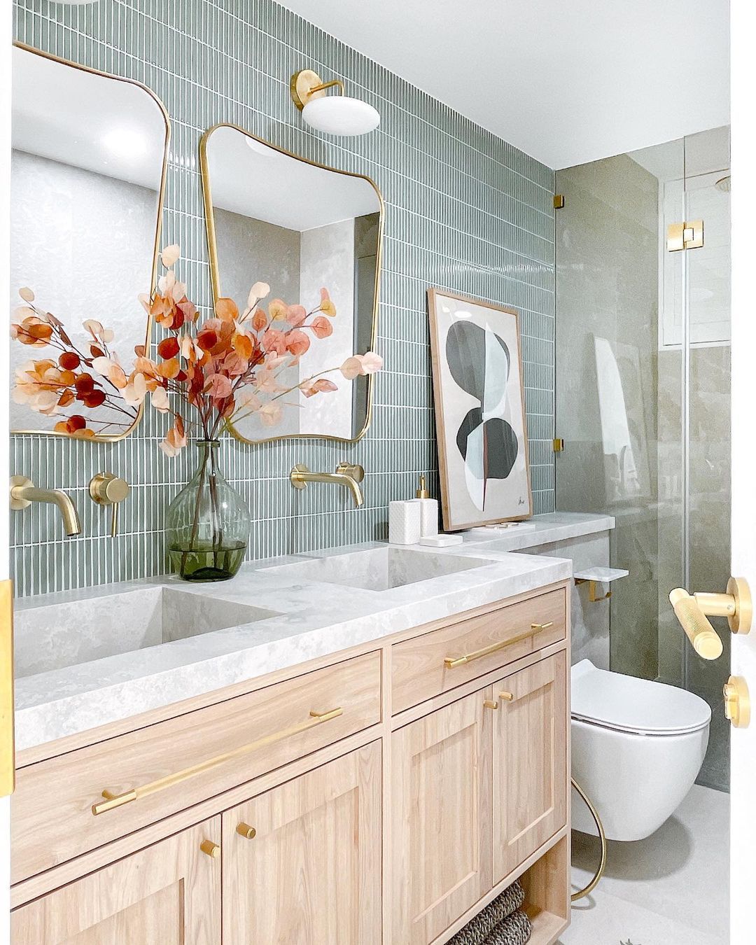 girly bathroom decor