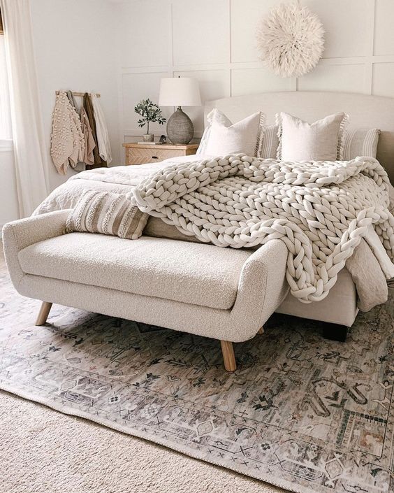 luxe classy bedroom idea