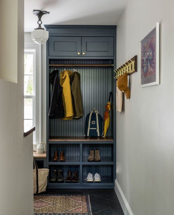 creative small mudroom ideas
