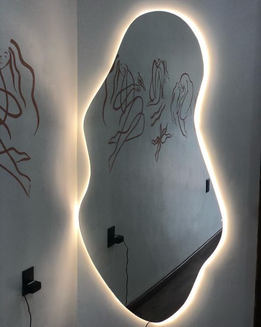 creative mirror decor