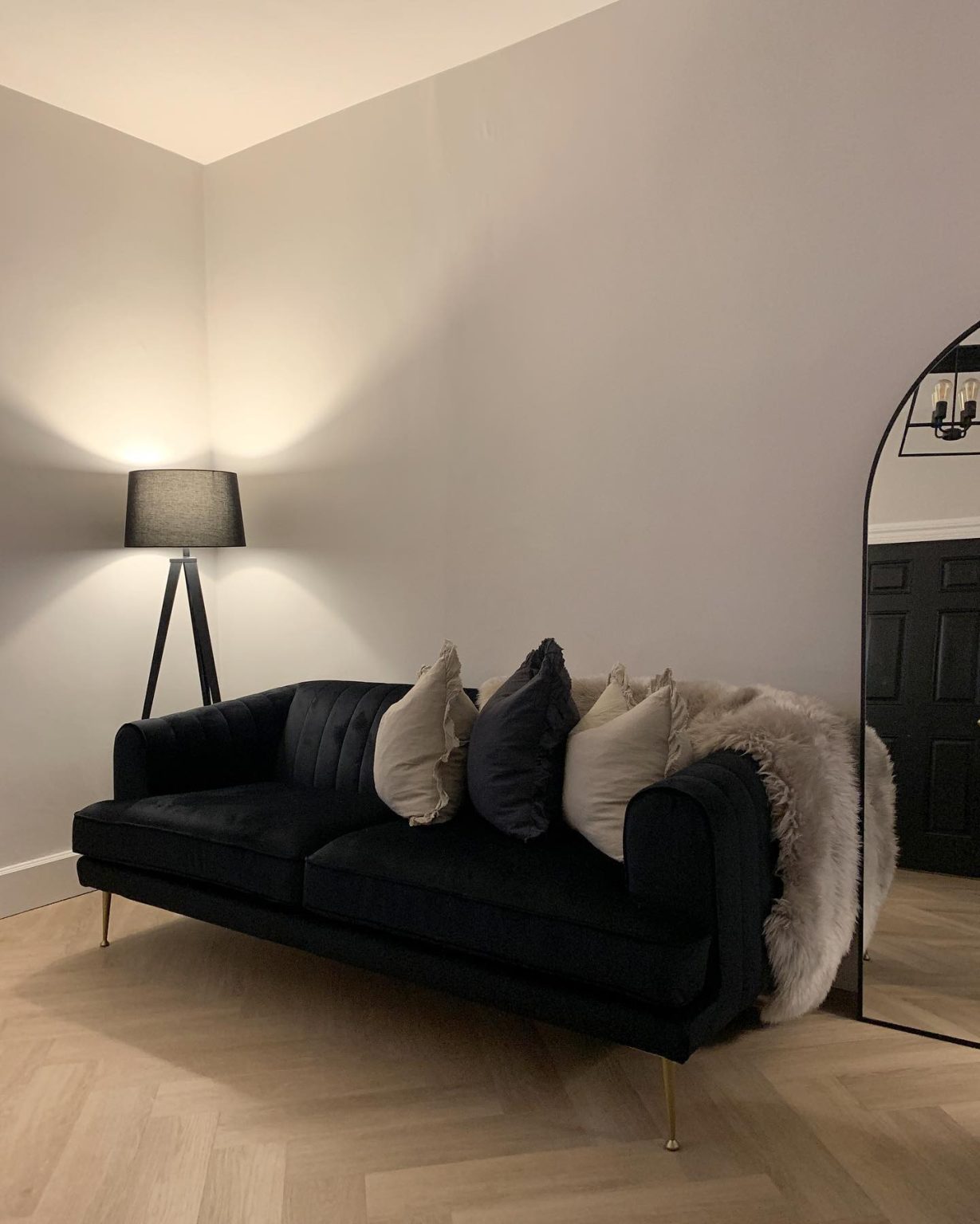 minimalist Black Sofa Living Room Decor